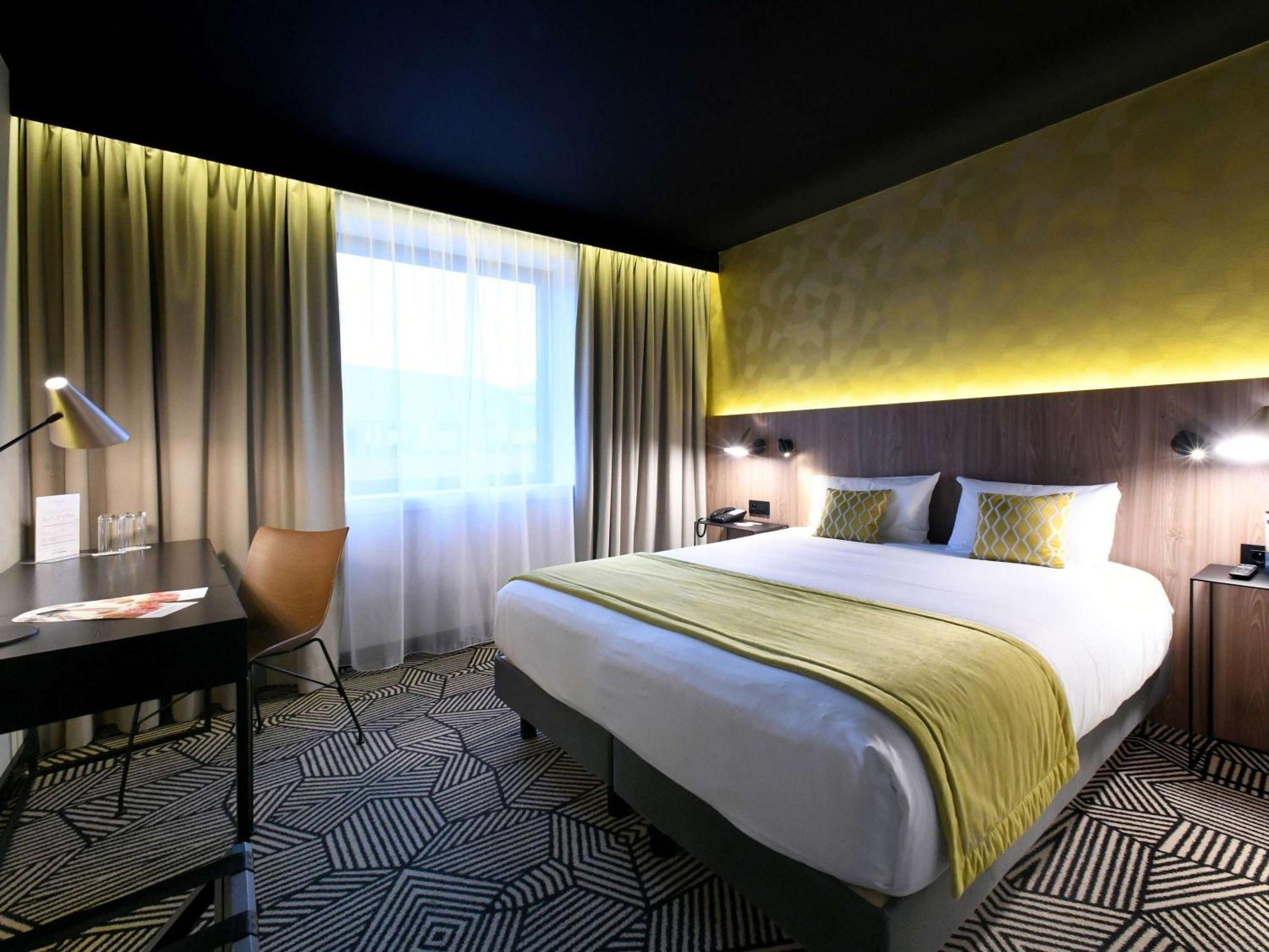 เมอร์เคียว อาร์ราส เซ็นเตอร์ การ์ Hotel ภายนอก รูปภาพ