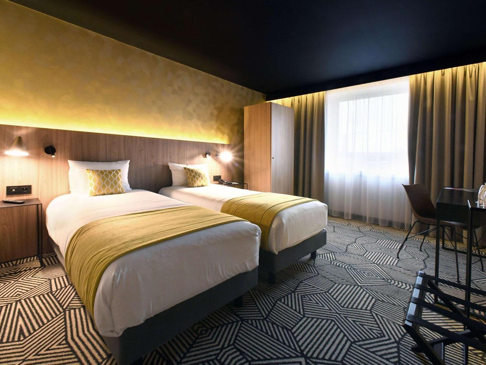 เมอร์เคียว อาร์ราส เซ็นเตอร์ การ์ Hotel ภายนอก รูปภาพ